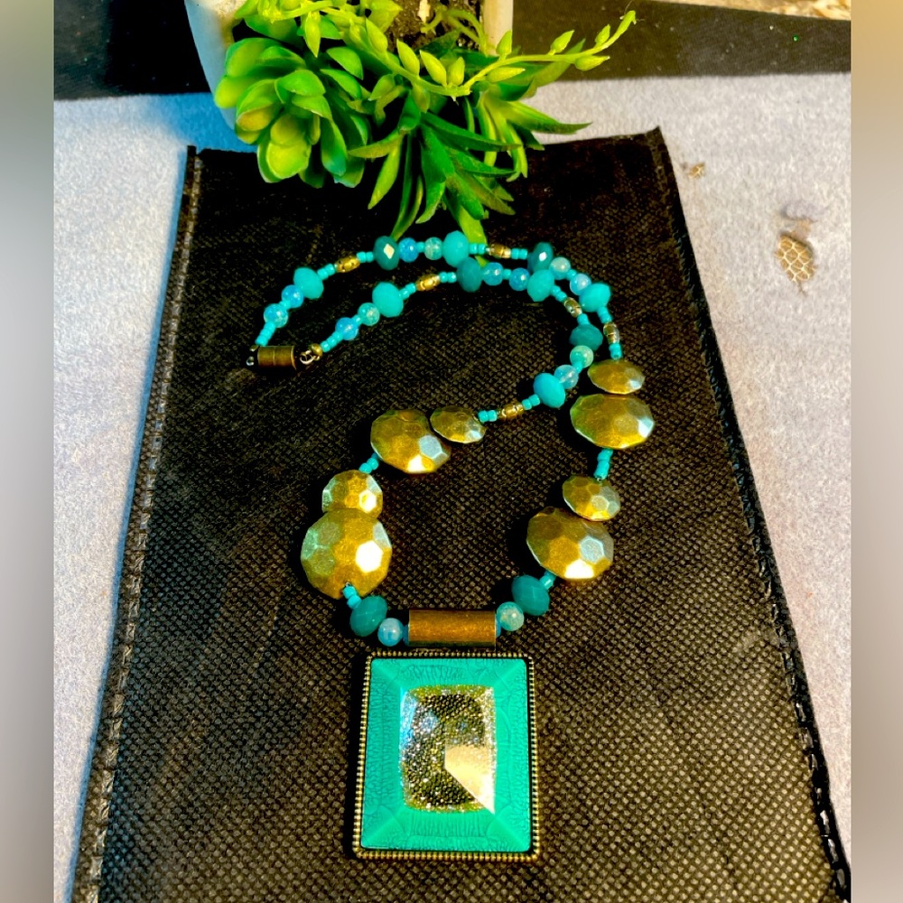 ✔️✔️Handcrafted Bronze and Teal Necklace